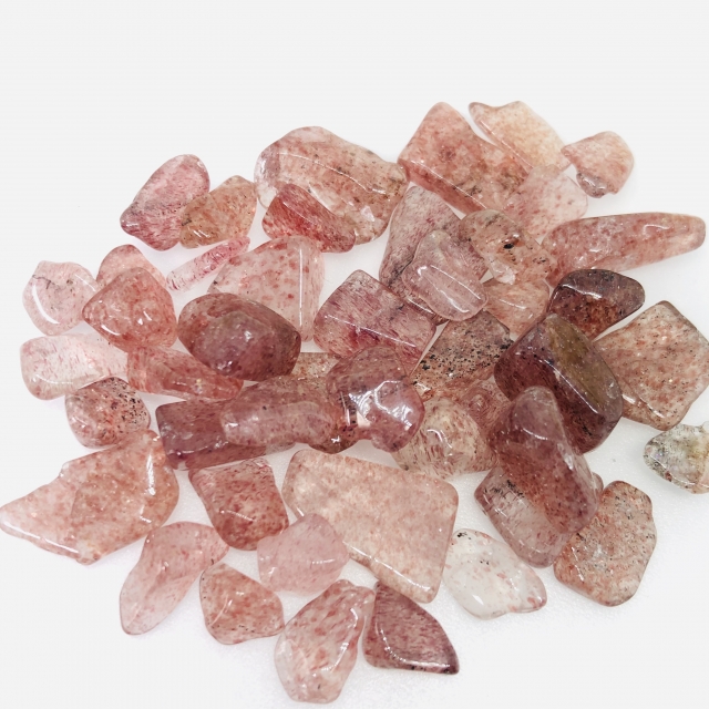 ストロベリークォーツ（苺水晶）- Strawberry quartz